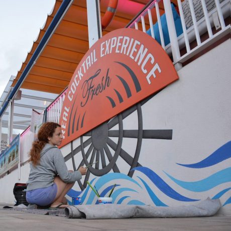 Rotulación a mano para cartel de madera y mural