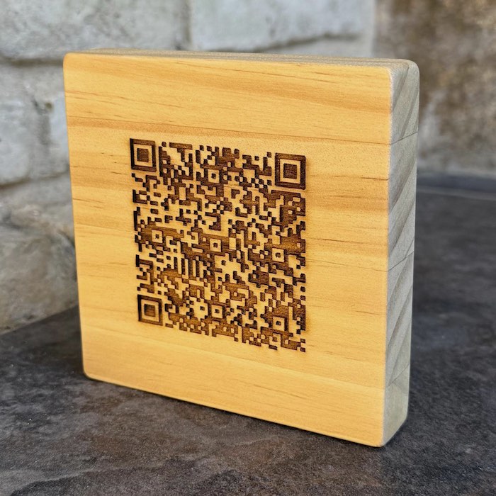 menu-qr-grabado-laser-en-madera