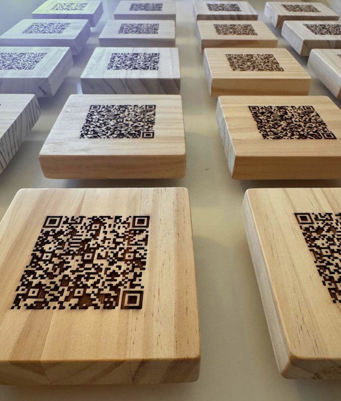 menu-qr-grabado-laser-en-madera